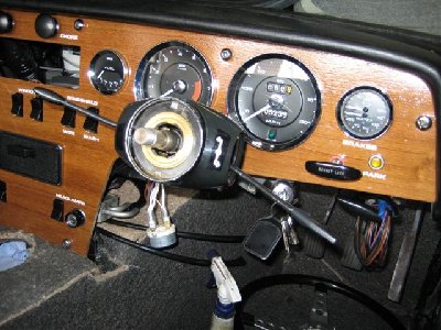 dash fitting and car pics 005 (Small).jpg and 
